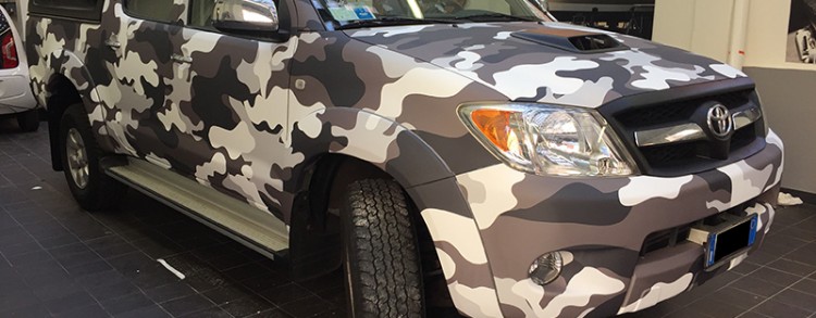 Toyota Hilux camouflage